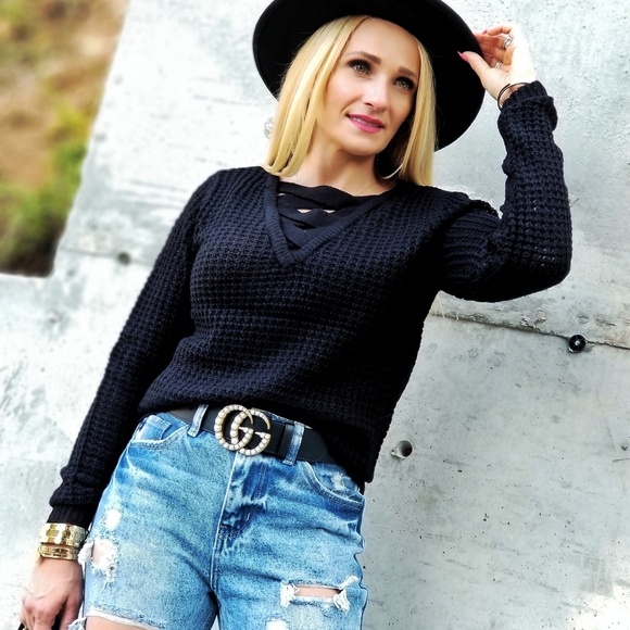 MODA ME COUTURE Sweaters - Black Waffle Sweater Top *Reversible